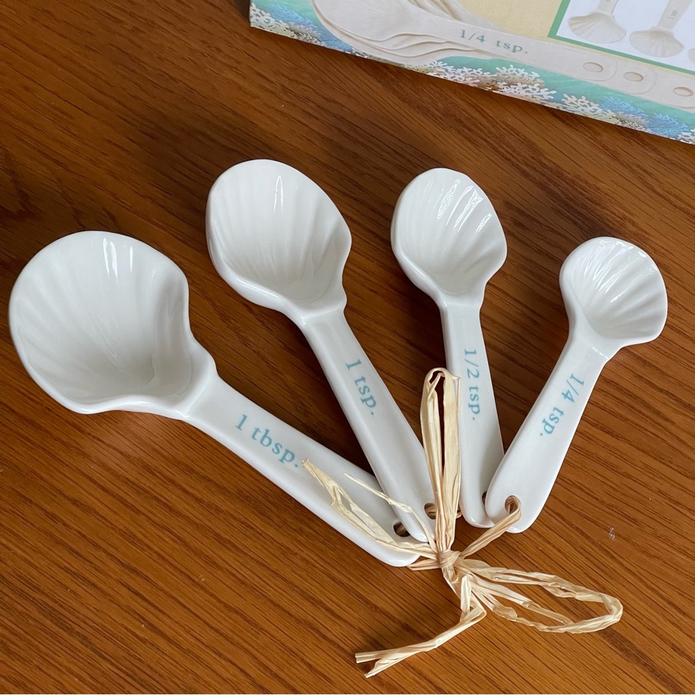 Cracker Barrel Stoneware Nesting Shell Measuring Spoons - Picture 4 of 14